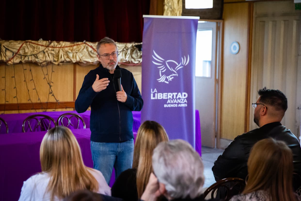Valenzuela encabezó un encuentro libertario en Quilmes y cuestionó la presión tributaria del municipio (2).jpeg