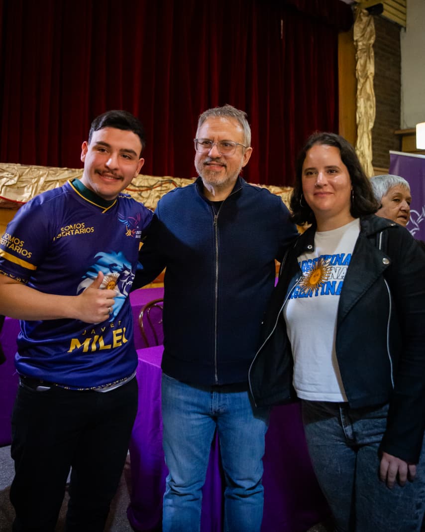 Valenzuela encabezó un encuentro libertario en Quilmes y cuestionó la presión tributaria del municipio (1).jpeg