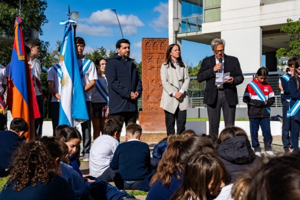 Vicente López conmemoró el 111° aniversario del Genocidio Armenio